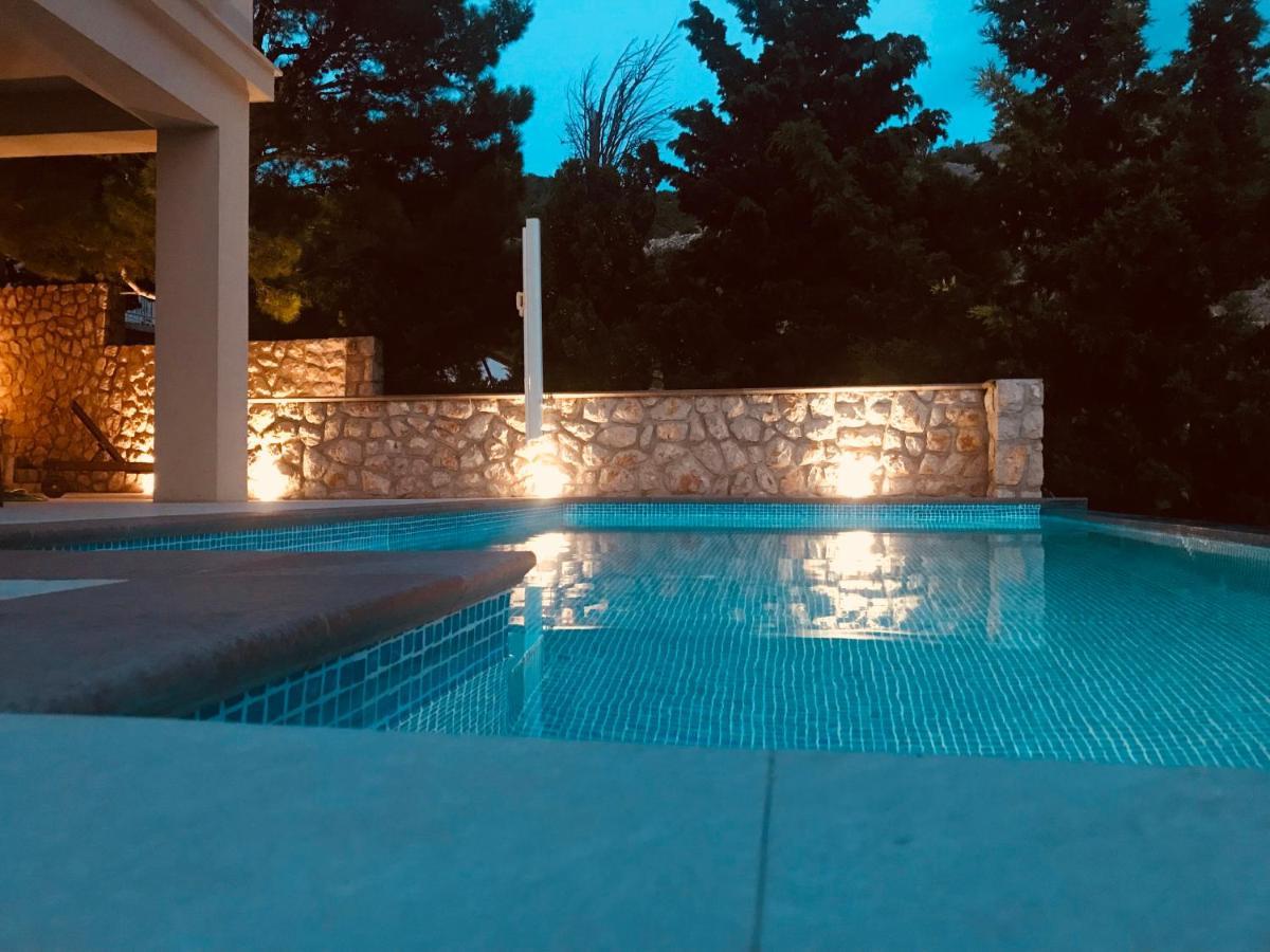 Villa Relax , With Seaview And Two Pools Near Beach Starigrad  Exterior photo